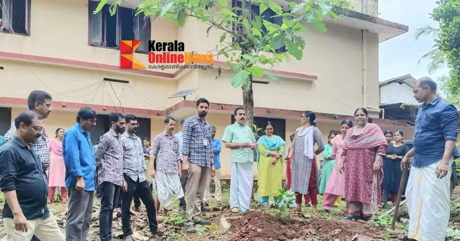 World Environment Day : K.G. Saplings were planted under the auspices of OA Thaliparam Area Women Committee