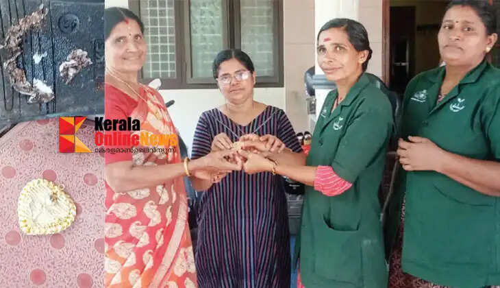 A necklace that was lost in bubble gum stuck in a shoe was returned to its owner by the Harithakarmsena in Uduma.