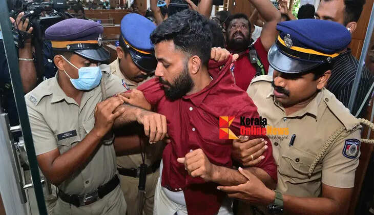 Death of Health Inspector Deepalekha: DYFI lays siege to Kannur District Medical Office.