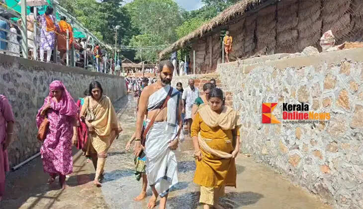 Kottiyoor Devaswom's silver locket for devotees; Kollur Mookambika Devi Temple Thantri Dr. Ramachandra Adiga inaugurated the first sale
