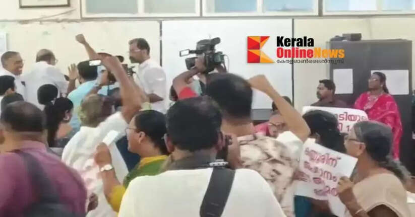 Corruption allegations against the mayor: Opposition creates ruckus at Kannur Corporation Council meeting
