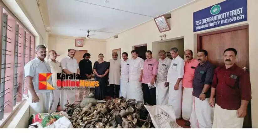 Bishop Mar Sebastian Valloppilly handed over the bronze components required for the construction of the bronze statue of his father