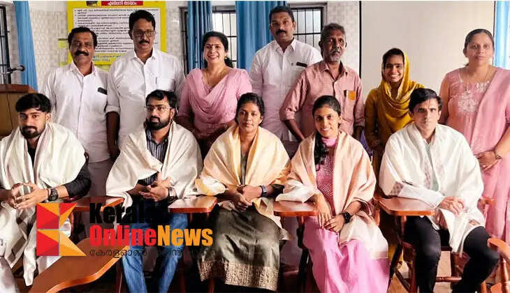 Doctors at Oduvallithattu Community Health Center, Taliparamba, honored on Doctors' Day