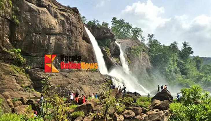 Navratri holidays: Huge rush of tourists in Athirappilly; traffic comes to a standstill