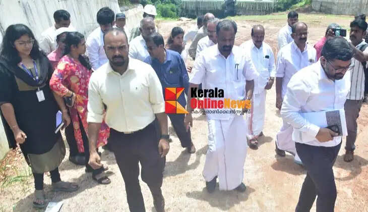 Mundayad-Elayavoor Service Road: Team including MLA and Collector visits site.