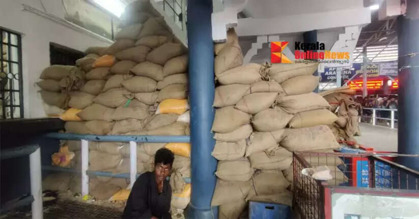 Rice brought by Ayyappa devotees stored in sacks poses a danger; report to High Court