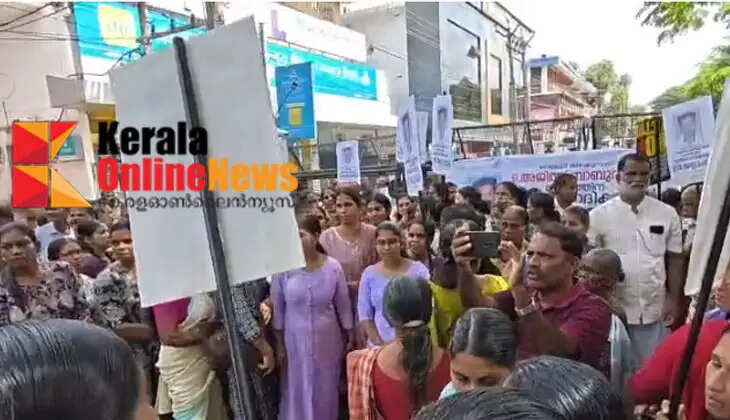 O. Ajith Babu's death; Janakiya Karma Samiti held a march at the DySP office.