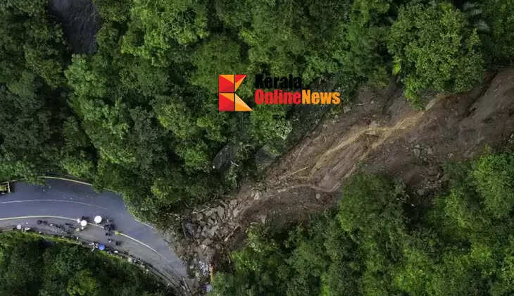 Another landslide at Thamarassery Pass; Traffic banned again