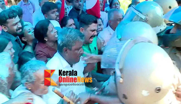 Protests again against eviction of seven Scheduled Caste families in the hill town of Thuruthi