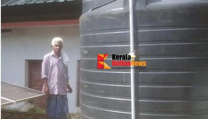 Thekkady GTLP School in Palakkad district without water and electricity; students and teachers are stranded