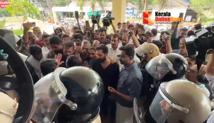 Death of 1.5-year-old boy on ventilator following medical negligence: Widespread protest in front of Payyannur Baby Memorial Hospital.22