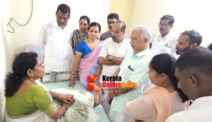 League leaders visited the Kannur Corporation Mayor, who was injured during the LDF protest and is in the hospital.