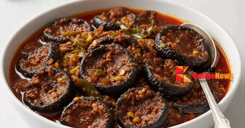 Parasini Madappura with devotion; Flag hoisted for Puthari Thiruvappana Mahotsavam