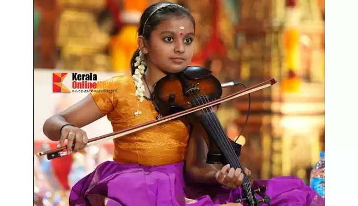 Akhila Bharata Shrimad Bhagavatamrita Satram was lit up in Malliyur. Kumari Ganga Sasidharan is a violin wonder at the Jayanthi music festival.