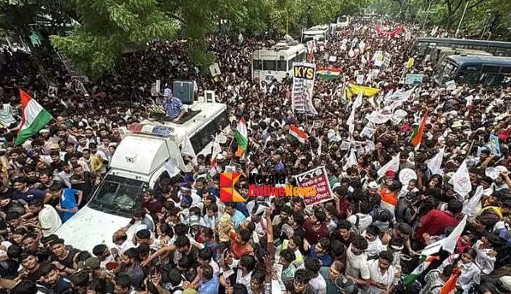 Unexpected move by protesters responding to the 'Cockroach Janata Party's' call; Parliament complex paralyzed for hours.