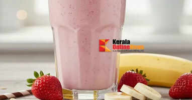 Comfort in the summer heat: Cold strawberry fruit smoothie!