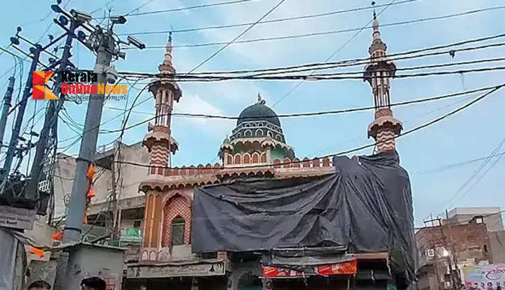 Holi in Uttar Pradesh: Mosques covered with tarpaulins
