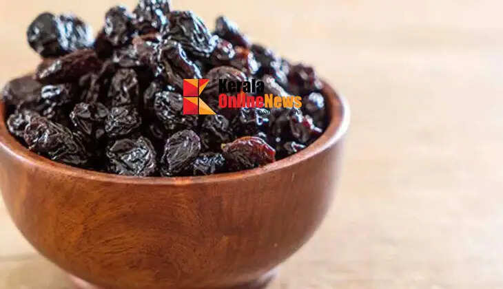 Women should soak black raisins and eat them.