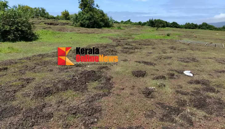 The street food shops in Madayipara were evacuated