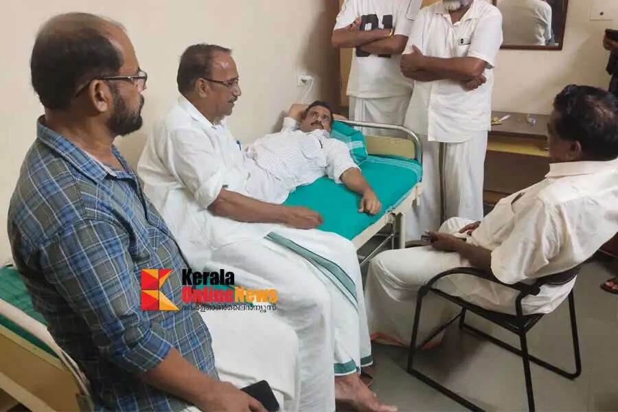 Clash between CPM and Congress workers in Sreekandapuram Kannur Municipal Chairman injured and hospitalized
