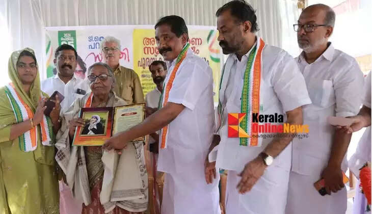 TK Pavithran observed his 7th death anniversary; Prabhavathi Sister awarded memorial award
