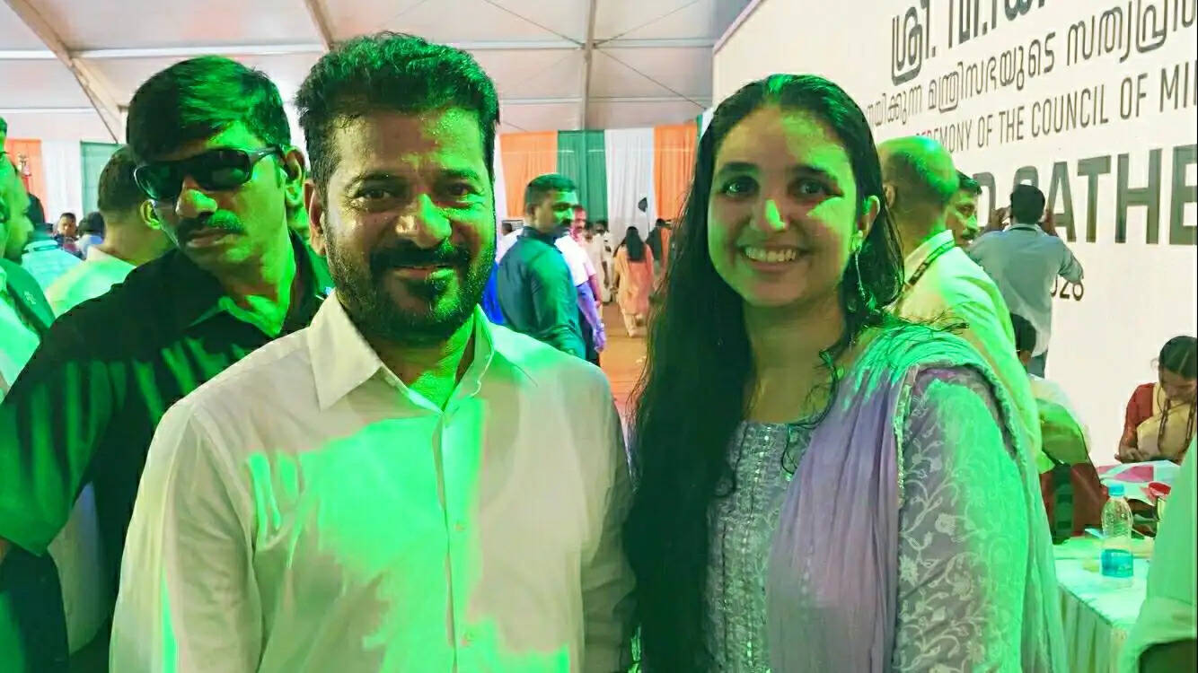 Vigil Mohanan facebook post against rini anne george