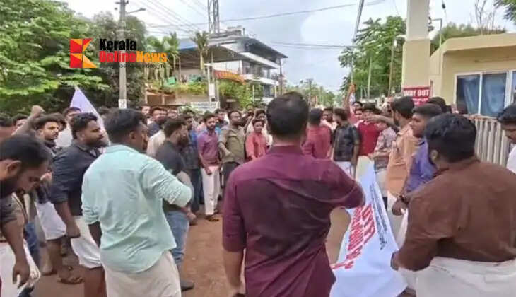 Death of 1.5-year-old boy on ventilator following medical negligence: Widespread protest in front of Payyannur Baby Memorial Hospital