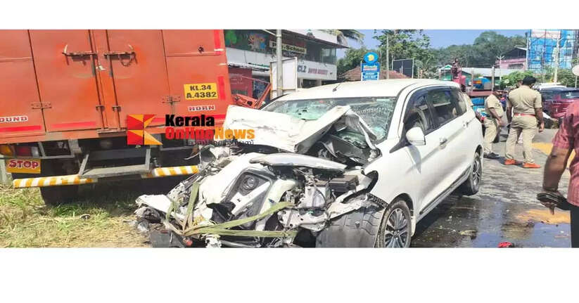12 pilgrims including a four year old child were injured when a car carrying Sabarimala pilgrims collided with a mini lorry in Adoor.