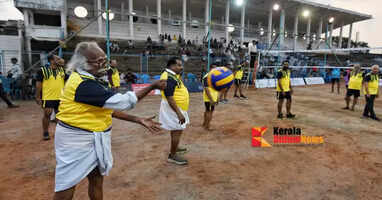 Minister Ramachandran Kadannappally scores points with a bang: The team of politicians wins in the volley against drugs