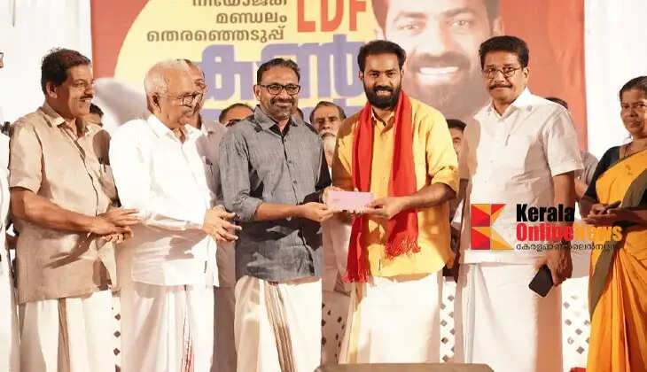 Writer Benjamin gave the deposit to LDF candidate VK Sanoj in Mattanur
