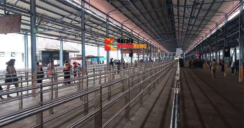 Sannidhanam was less crowded and the pilgrims were able to see Sukhadarshan