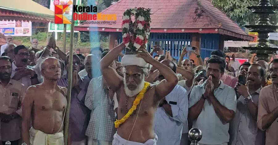 A small festival begins with devotion at the Taliparamba Trichambaram Sree Krishna Temple