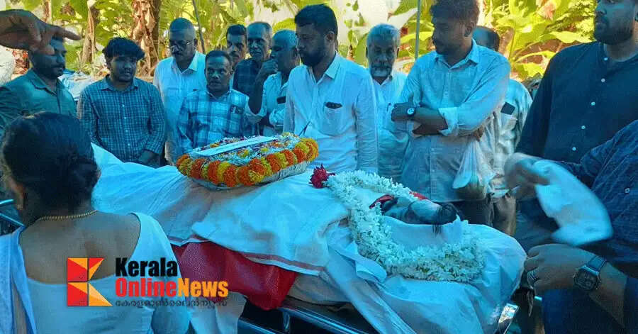 Shivathil Anoop's Kannur travelogue: Followers are left in awe