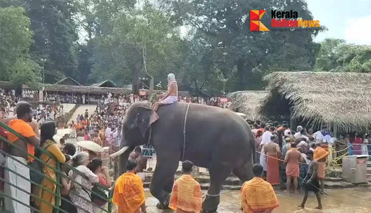Kottiyoor Vaisakhi Mahotsavam; First Seeveli procession held2