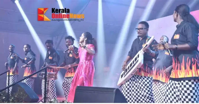 Praseetha Chalakudy and her team moved the audience of Ente Keralam to sing folk songs