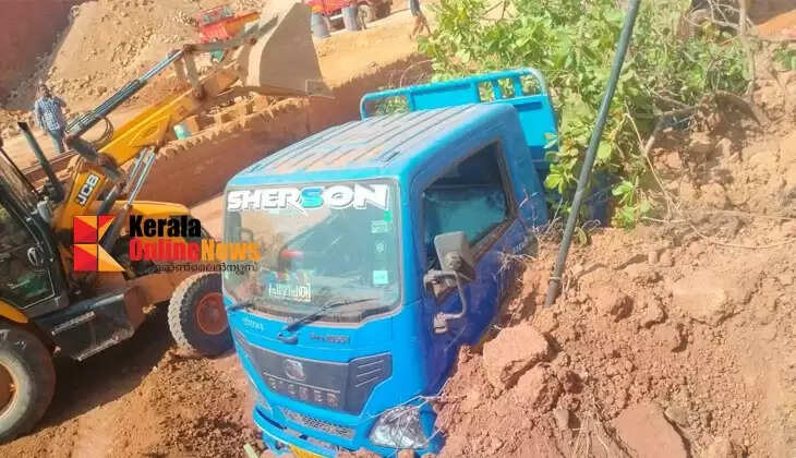 Driver dies after landslide hits lorry in Koothuparamba