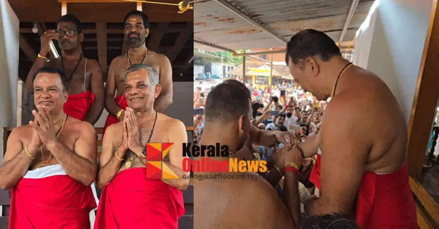 The Rajarajeshwara Kalaratna Award was presented at the Rajarajeshwara Temple in Thaliparamba to pay tribute to the temple art tradition and the comprehensive contributions of the artists.