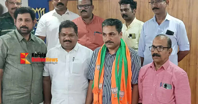 Muslim League leader Umar Farooq Keezhppara from Peringathur, Kannur, joined the BJP.