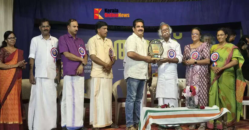 Kudumbashree Kannur District Kalolsavam; Kerala Online News wins online media award for comprehensive coverage
