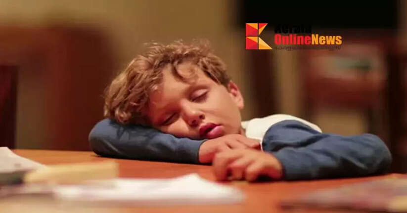 Student fell asleep in exam hall, teacher handled it like this