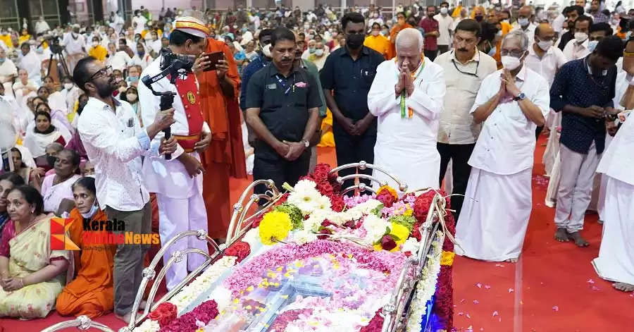 Thousands Pays Homage to Damayanti Amma - Mortal Remains Cremated at Mata Amritanandamayi Math