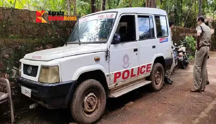 Police jeep removed from in front of Pinarayi Vijayan's house; new shelter coming soon.