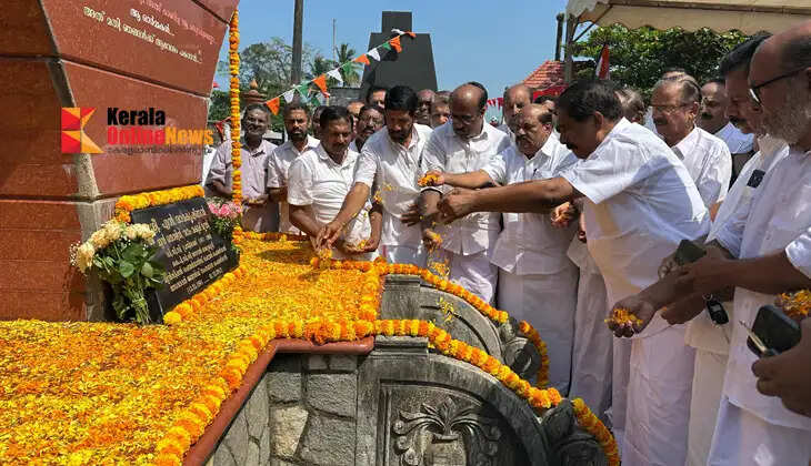 Congress pays tribute to former Minister N. Ramakrishnan in Kannur.