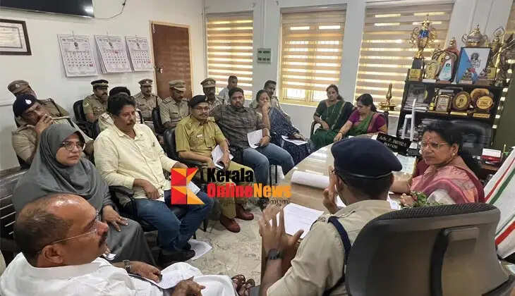 The Traffic Regulatory Committee meeting decided to implement traffic control and parking reforms in Kannur city to avoid traffic congestion during the Onam days.