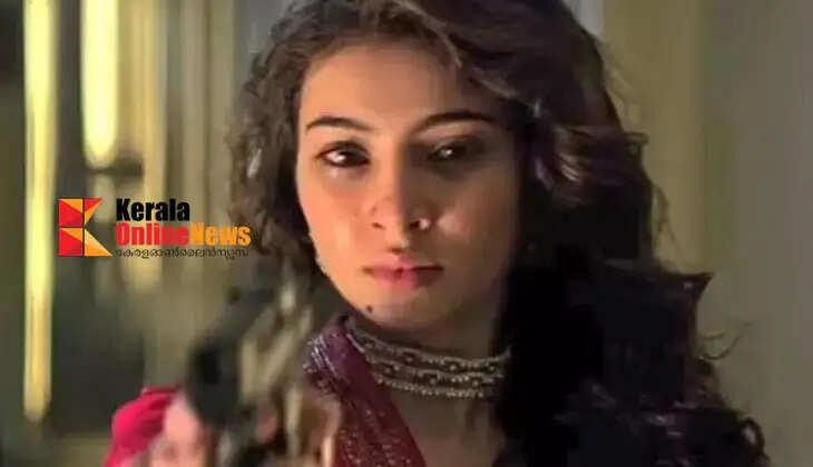 Sara stuns in the trailer of Durandhar 2