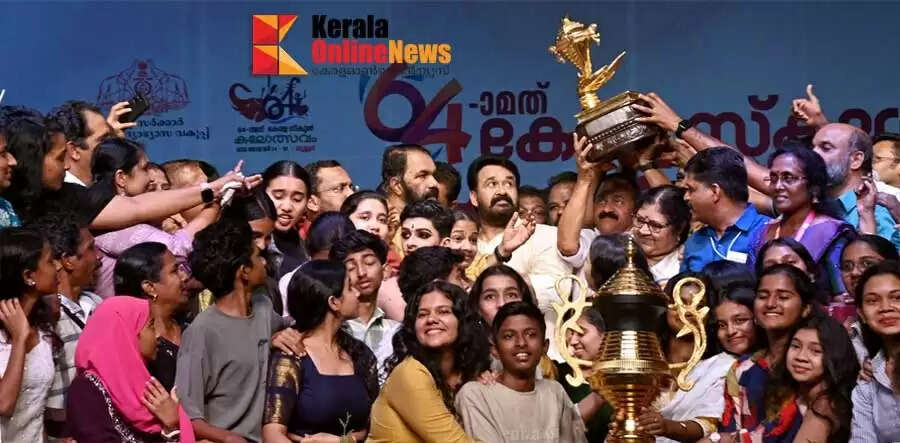 Mohanlal-shaved-off-some-of-his-moustache-for-the-children-Mohanlal-received-applause-from-the-children-at-the-closing-ceremony-of-the-Kalotsava.jpg 9