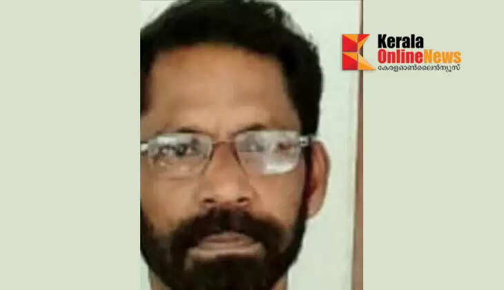 A middle-aged man found lying on the Nanicherry bridge in Kannur died during treatment.