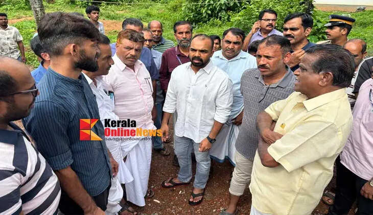 Landslide at Taliparamba kuppam Decision to distribute drinking water to families and prevent mud from entering homes