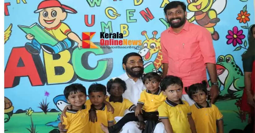 The Minister dedicated the Anganwadi and the roadside rest center to the nation.