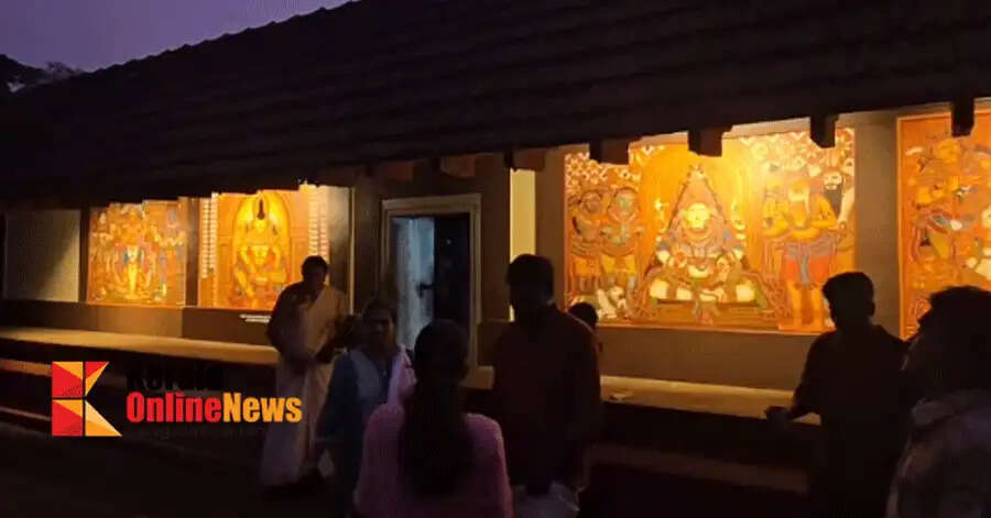 Sri Tripura Sundari opens her eyes at the Sreekadamperi Chuzhali Bhagavathy Temple